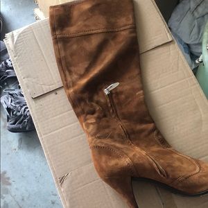Suede brown boots